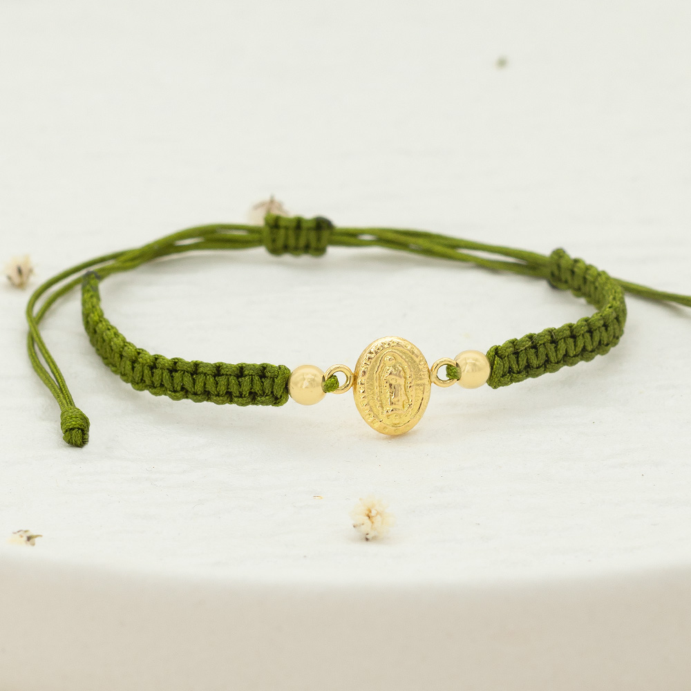 Pulsera Oro 18k Macramé Con Herraje Virgen Guadalupe, Esferas Lisas 4mm, Hilo Verde
