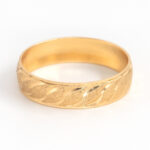 Anillo De Oro 18k Argolla Grabada 2,5Gr - Imagen 2