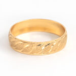 Anillo De Oro 18k Argolla Grabada 2,5Gr - Imagen 2