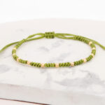 Pulsera Oro 18k Tejida Con Piedras Verdes, Esferas Diamantadas 3mm, Hilo Verde