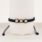 Pulsera De Oro 18k Macramé Con 1 Cilindro Diamantado 3x5mm 2 Esferas 5mm Diamantadas, Hilo Azul 0,43gr. Largo 19cm