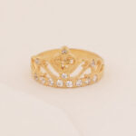 Anillo De Oro 18k Qunce Años Con Forma De Corona Con Piedras Blancas - Imagen 4