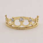 Anillo De Oro 18k Corona Con Piedras Blancas - Imagen 2