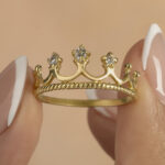 Anillo De Oro 18k Corona Con Piedras Blancas - Imagen 3