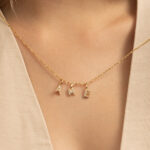 Dije De Oro 18k Letra A Con Piedras Blancas - Imagen 3