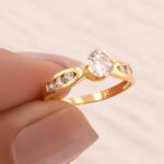 Anillo Oro 18k Con Piedra Blanca - Image 3