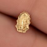 Topos De Oro 18k Virgen Guadalupe Con Broche De Seguridad - Image 3